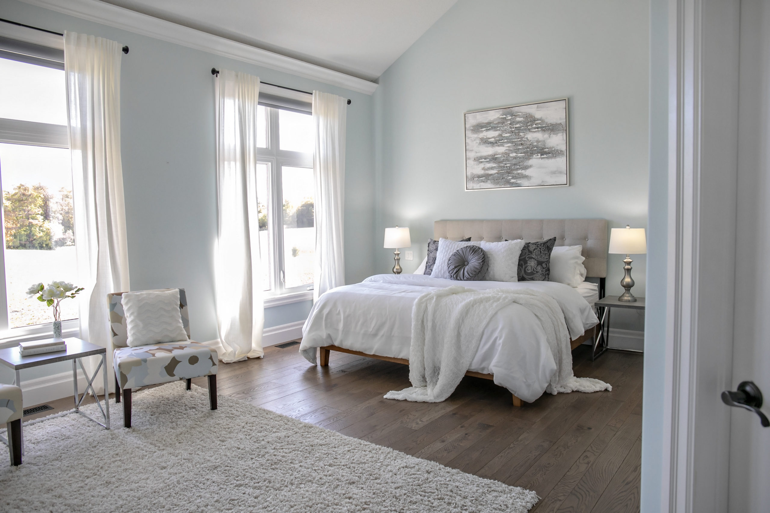 How Much Does a Home Stager Make? 2022 Industry Guide